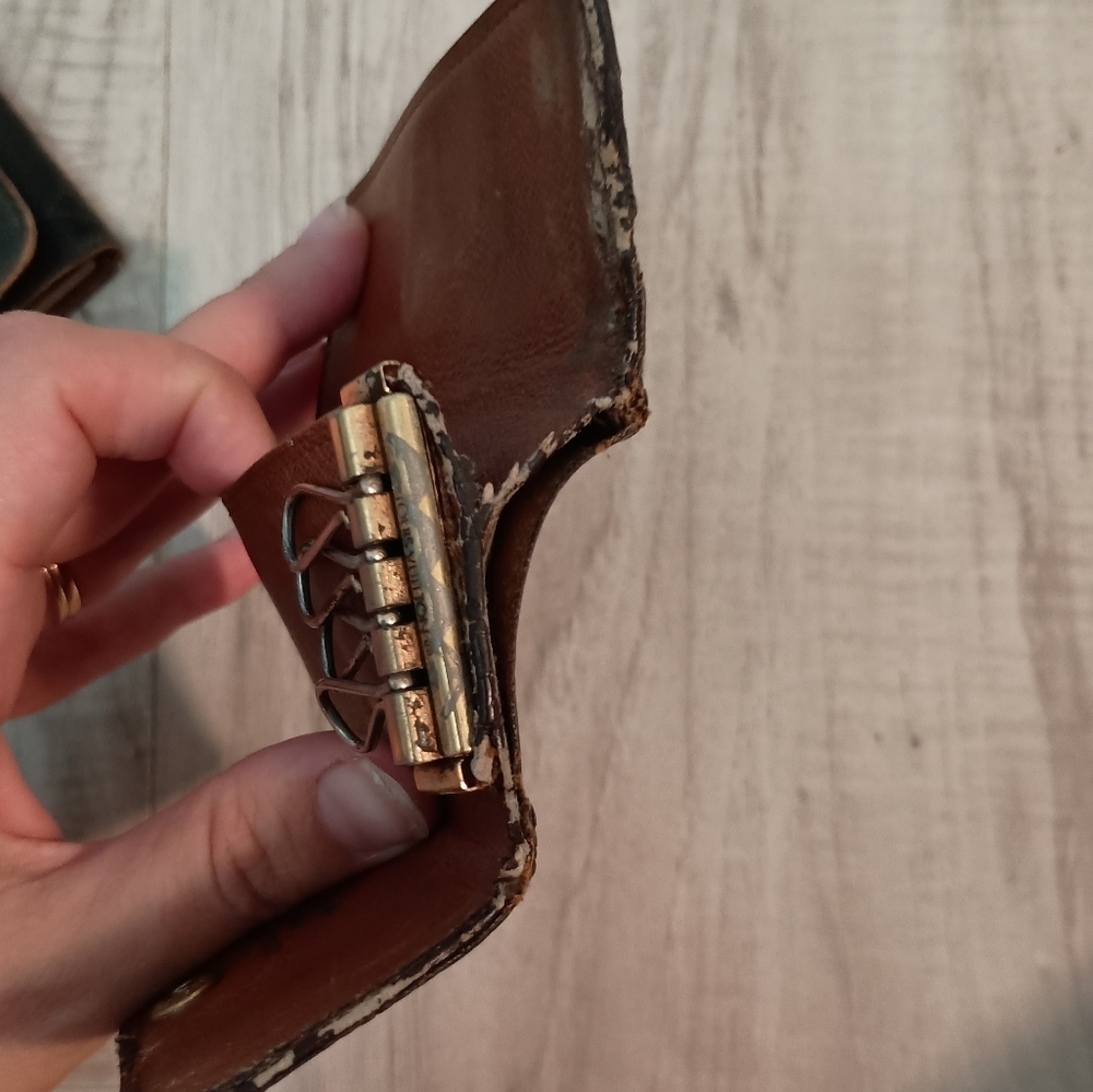 Authentic Louis Vuitton Monogram 2 Key Case Holders 4 Key - Picture 10 of 13